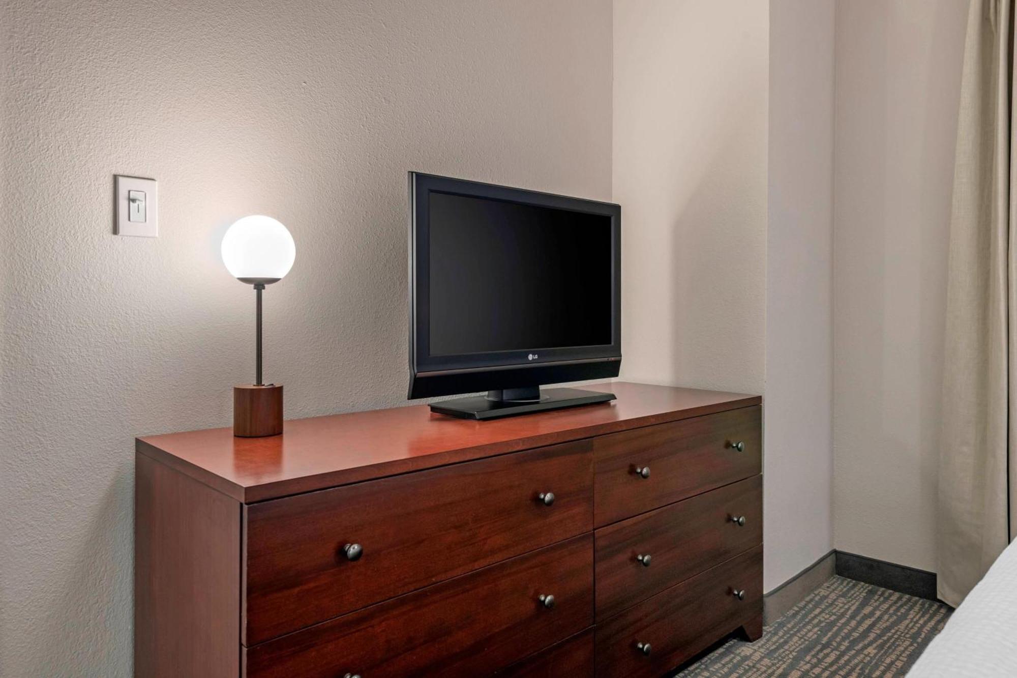 One-Bedroom King Suite