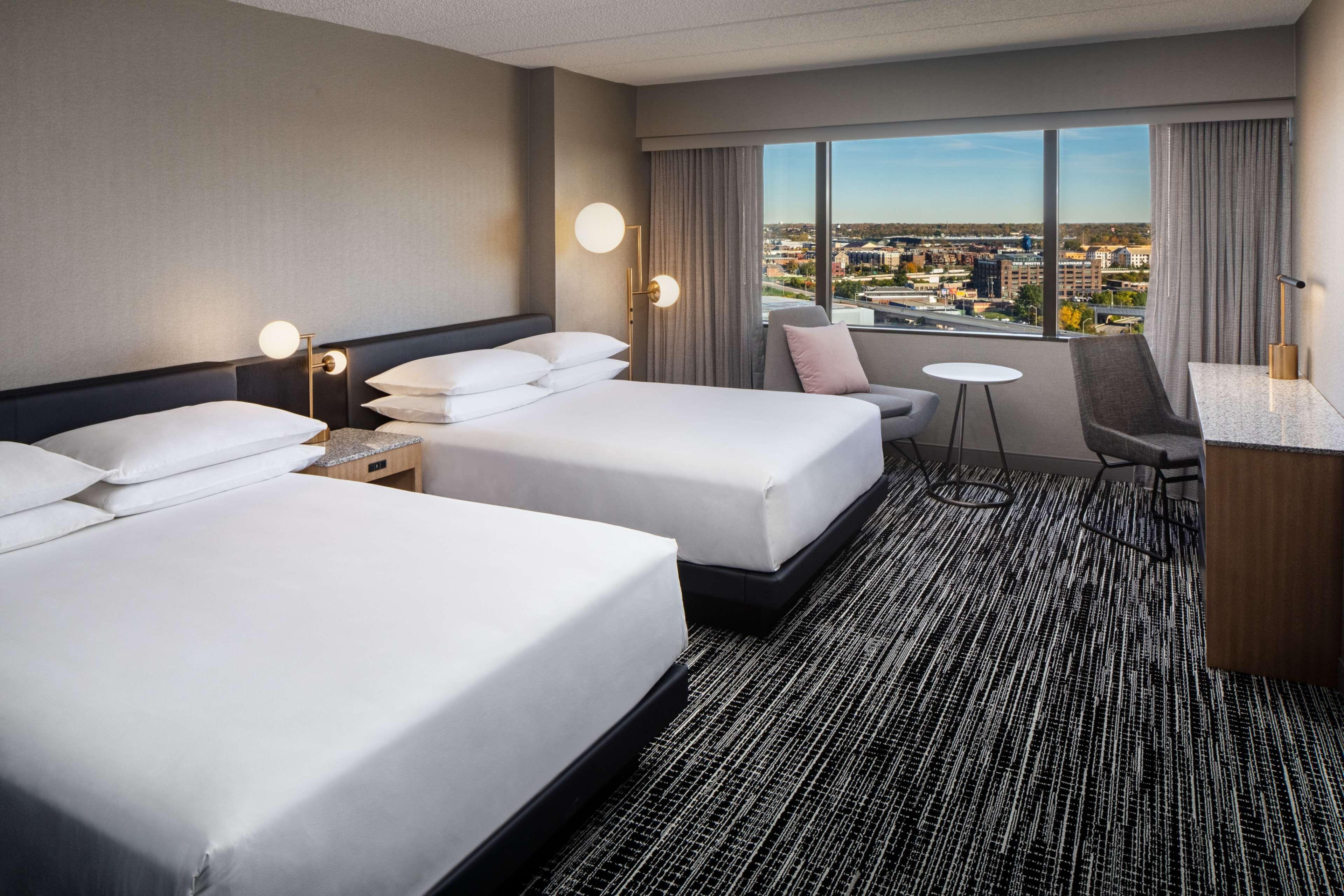 Queen Room with Two Queen Beds and Accessible Tub - Disability Access