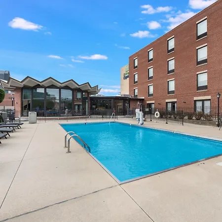 Holiday Inn Express - Columbus Downtown By Ihg-3